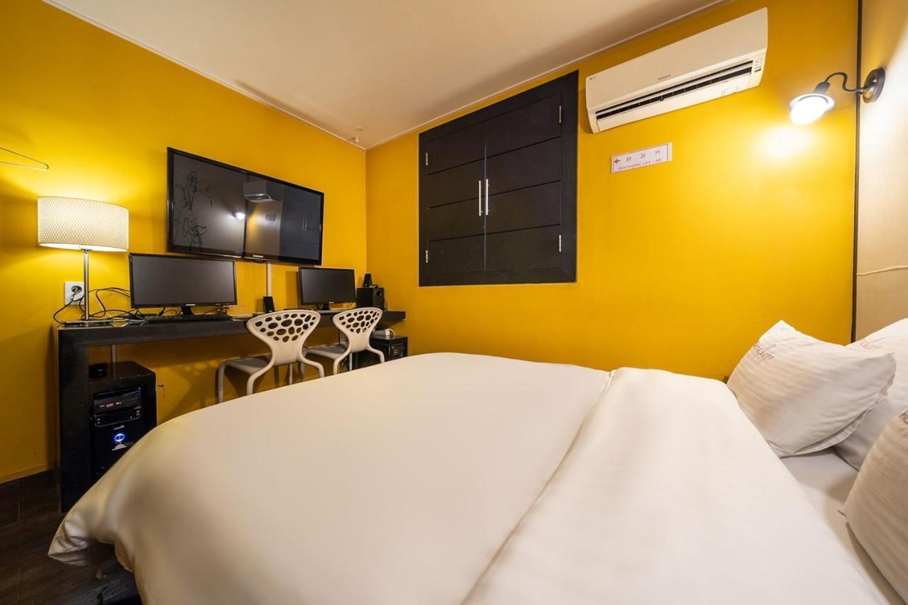 Guri Lexy Hotel Exterior photo