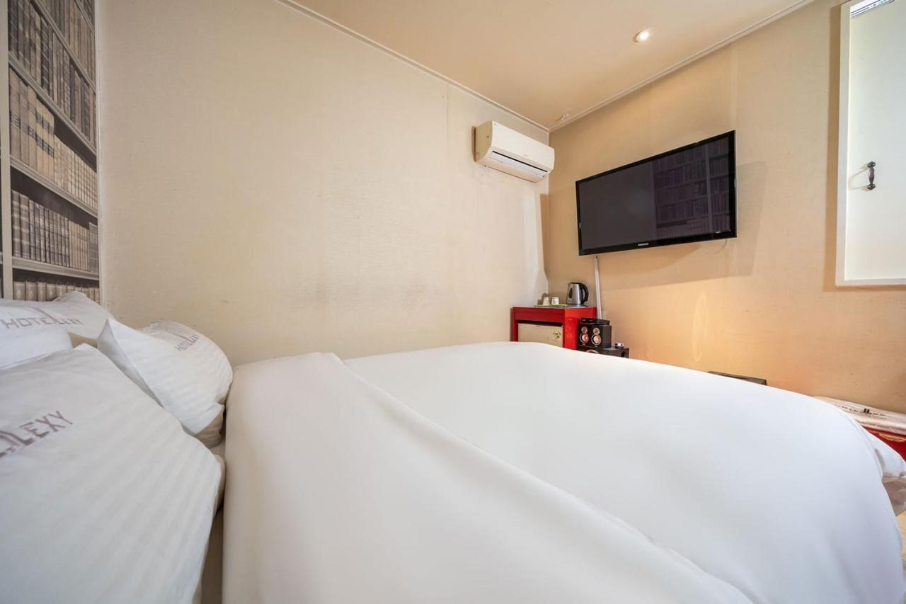 Guri Lexy Hotel Exterior photo
